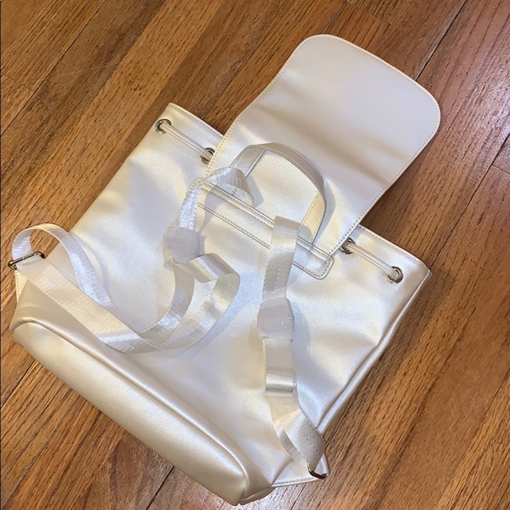 NWOT Urban outfitter small packback - Picture 6 of 7
